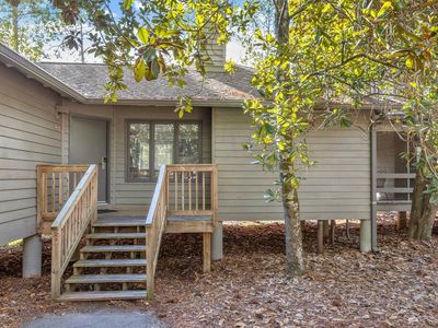 2235 Holly Ln