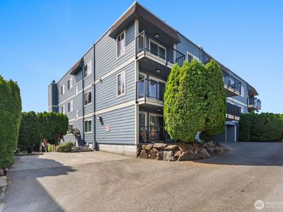 10110 Greenwood Ave N #204