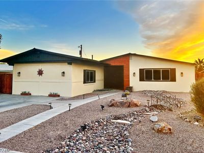 1102 Arapaho Way