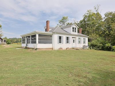 750 Hilltop Farm Ln