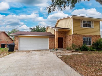 1608 Thunderbird Ave