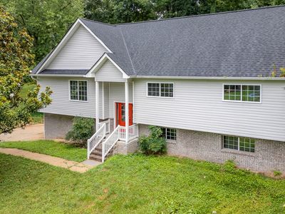 9112 Village Wood Dr
