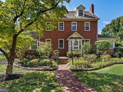 77 E Main St