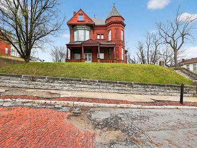 537 N 8th Street