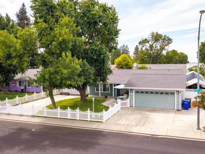 1109 Peek Ave