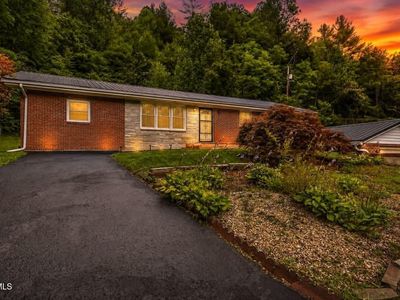 1357 Doe Creek Rd