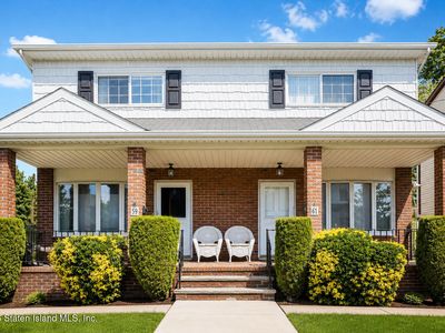 61 Ebony St