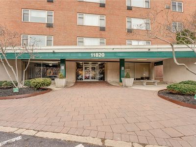 11820 Edgewater Dr APT 419