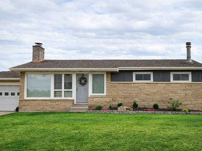 2809 Leslie Dr