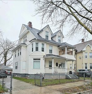 76 Acushnet Ave