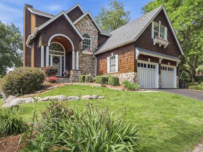 9247 Lake Riley Blvd
