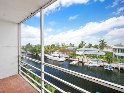 2935 NE 163rd St APT 4I