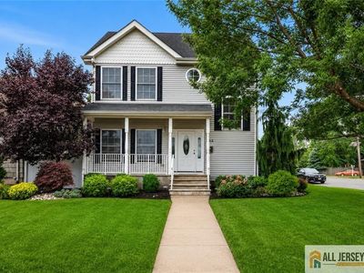 32 E Summit Ave