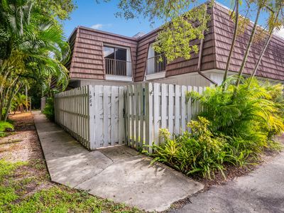 1984 NE Dixie Hwy #2