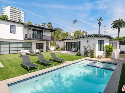 813 N Doheny Dr
