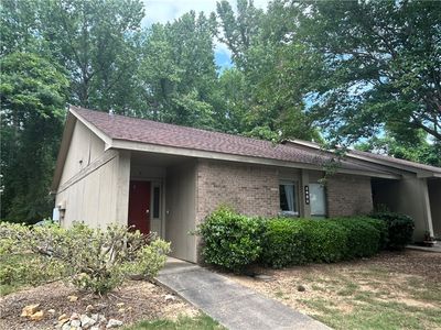 1051 Stonegate Dr APT A