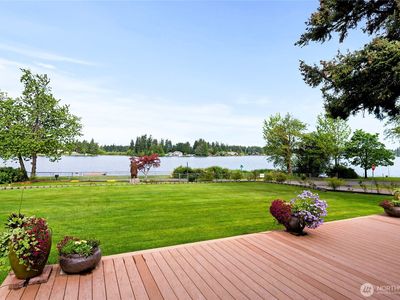 16801 Lakeside Drive S