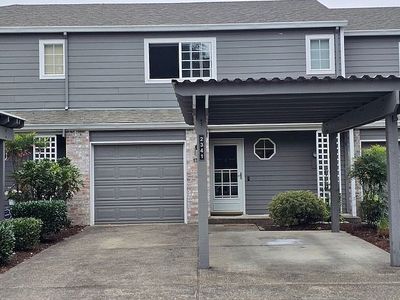 2341 Crestview Dr S