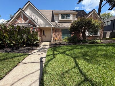 8130 Fernbrook Ln