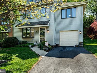 Property at 18 Foster Ln, Downingtown, PA
