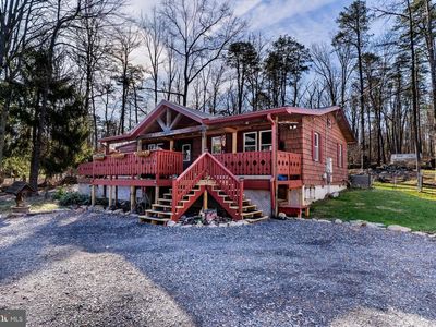 128 Pine Tree Dr