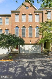 5420 Chieftain Cir