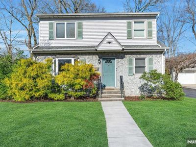 Property at 60 Westview Dr, Bergenfield, NJ