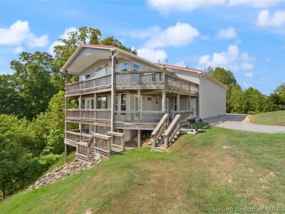100 Chateau Vista Place