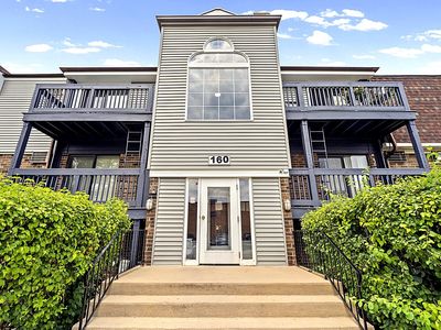 160 S La Londe Ave APT 1H