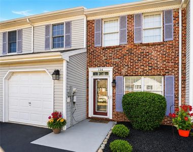 Property at 124 Brookfield Dr, Macungie, PA