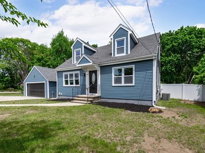 1330 Main St