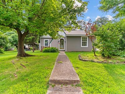 406 Lester Ave