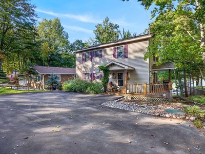 8665 N Island Dr #2