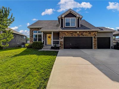 1409 NE Jaclyn Dr