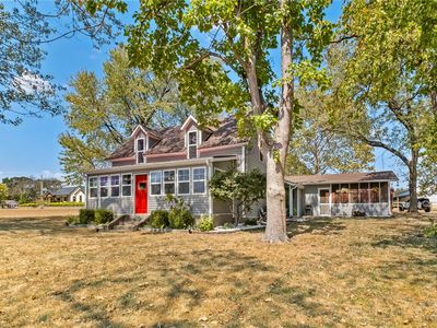 1380 E Main St