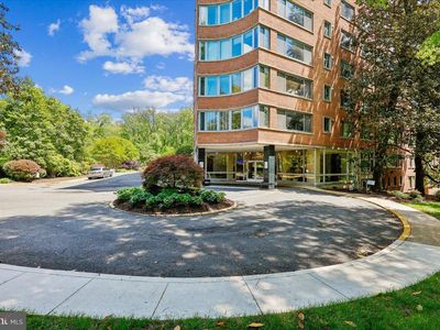 4200 Cathedral Ave NW APT 716