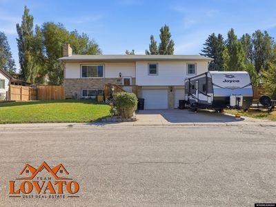 1561 Linda Vista Dr