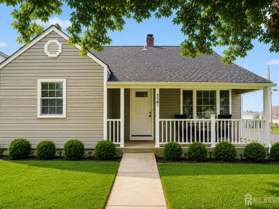 327 Woodland Ave