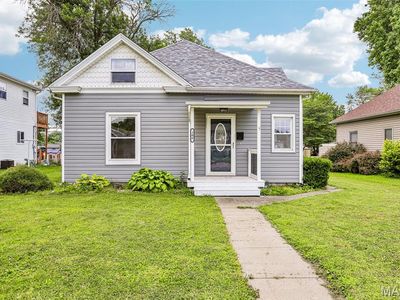 208 E Elm St