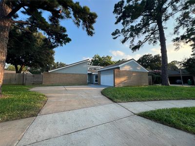 3807 Saratoga Dr