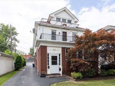 262 Sterling Ave
