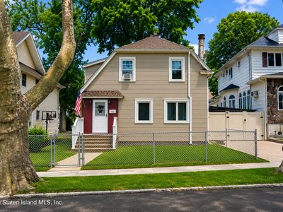 196 Prescott Ave