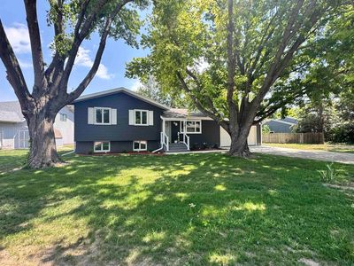 10 Evergreen Ln