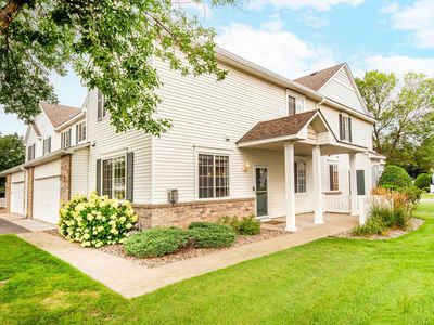 Property at 11011 Oak Grove Cir Unit B, Woodbury, MN