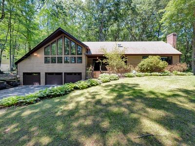 6 Laurelwood Dr