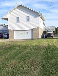 909 Rayon Dr