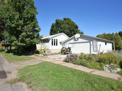 320 N 4th Ave W