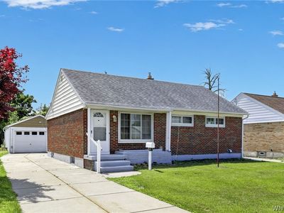 175 Nokomis Pkwy