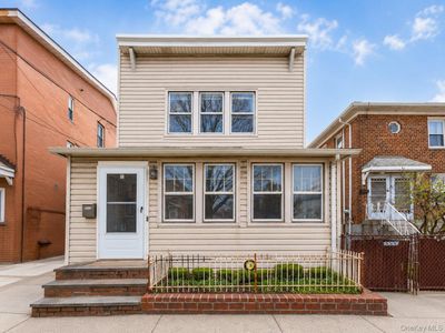 61-17B 165th Street