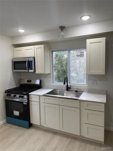 Property at 10357 Lord Dr, Saint Louis, MO